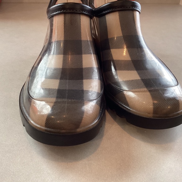 Burberry rain shoes